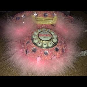 Cute fluffy pink sparkly phone💕